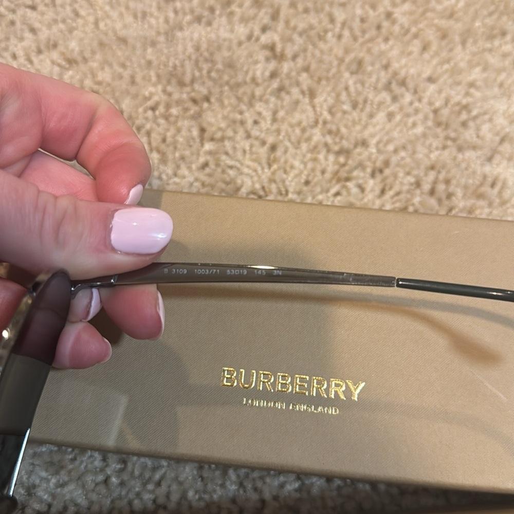 Burberry Aviator Dark Green Sunglasses with Black Case - Picture 7 of 8